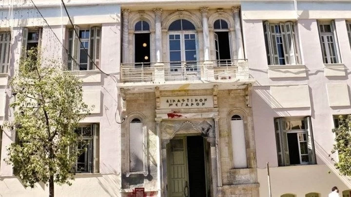 Τηλεφώνημα για βόμβα στο Δικαστικό Μέγαρο Ηρακλείου